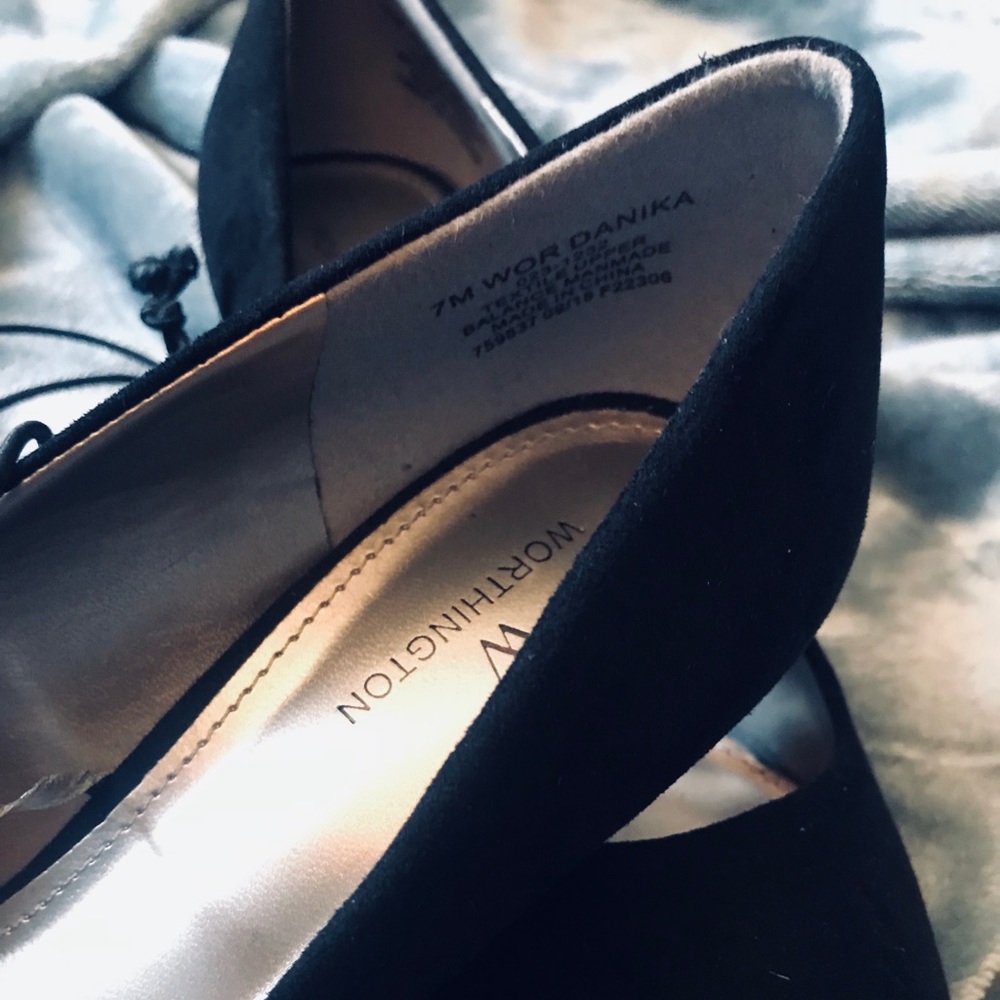 Black Pointed Toe Kitten Heels - Picture 3 of 5